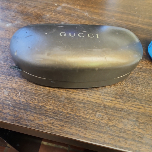 Shiny black Oval Frame Gucci sunglasses women - Picture 3 of 3